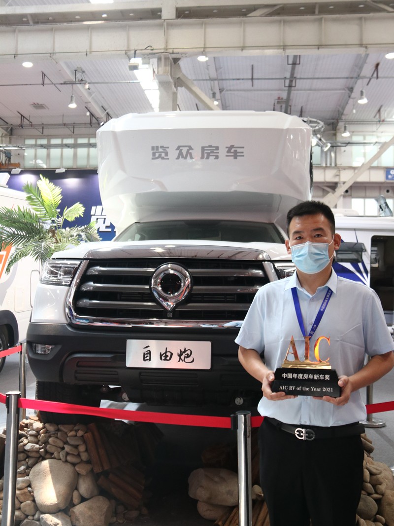 年度新車、自動(dòng)檔、四驅(qū)，能選的房車